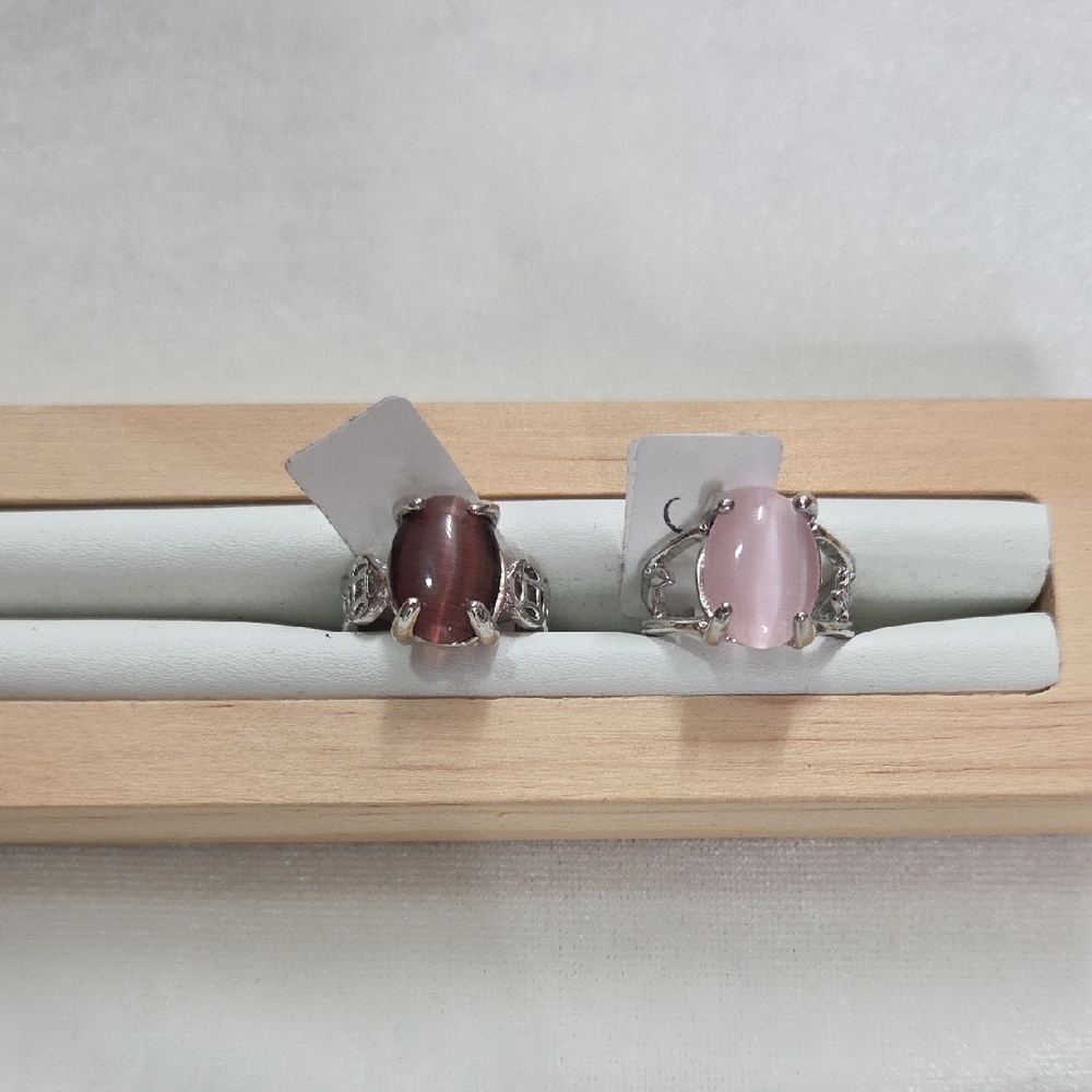 Women’s Lot of 2 Fashion Rings Pink Cat Eye Stone & Purple Cat Eye Stone Silver